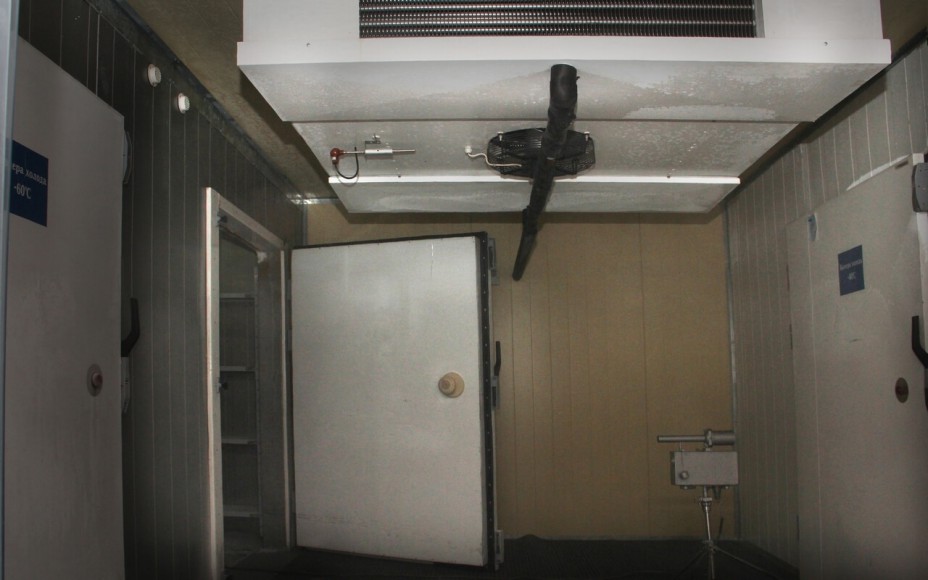 Fixed cold chamber unit